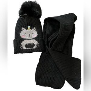 ADORABLE ANIMAL HAT AND SCARF SET FOR CHILDREN NWT